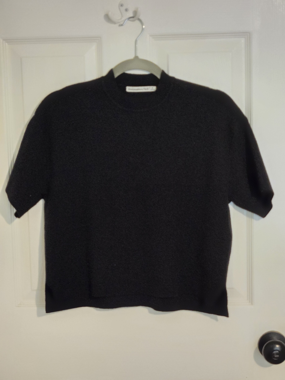 Abercrombie & Fitch Black Short-Sleeve Cropped Crewneck Sweater
